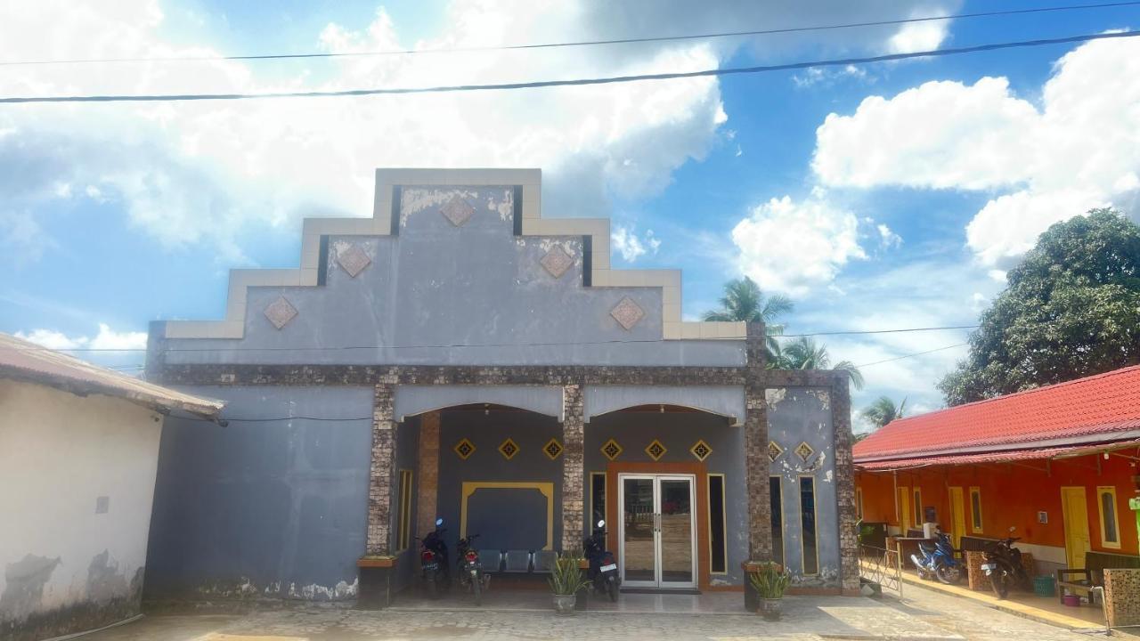 Oyo 93119 Guest House Leo Patra Muara Badak Exterior photo